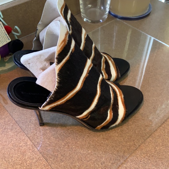 Balenciaga Calf Hair Glove Mules - Picture 8 of 16